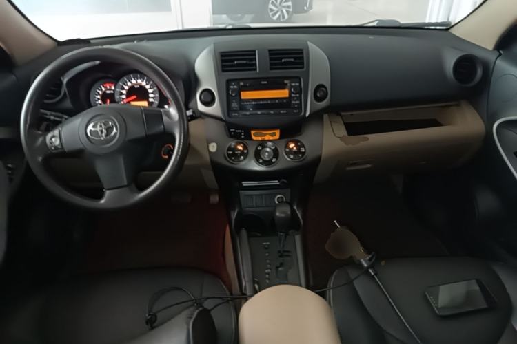Used Toyota RAV4 2011 2.0L Automatic Classic Edition Center Console