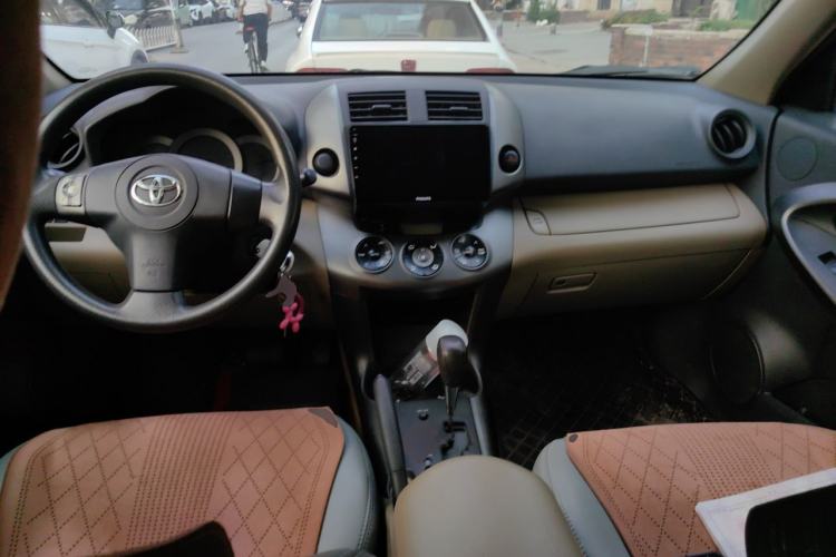 Used Toyota RAV4 2011 2.0L Automatic Classic Edition Center Console