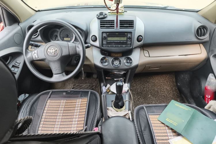 Used Toyota RAV4 2011 2.0L Manual Classic Edition Center Console