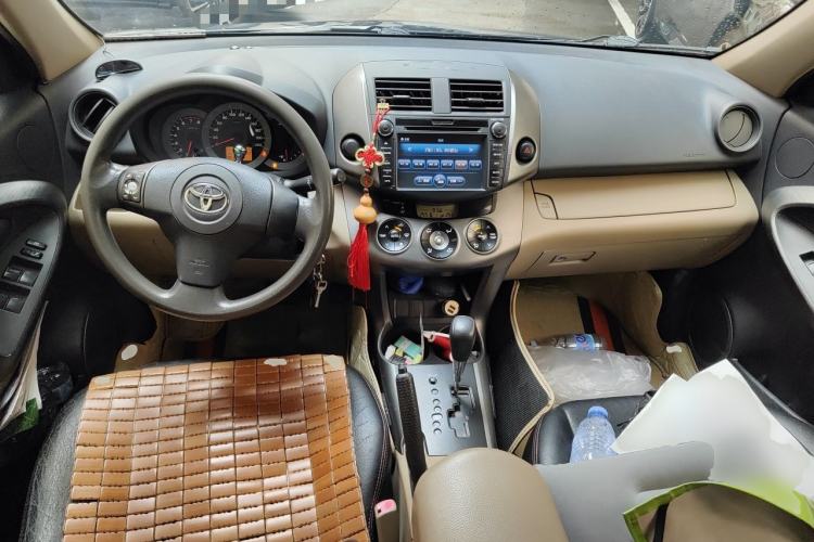 Used Toyota RAV4 2011 2.0L Automatic Classic Edition Center Console