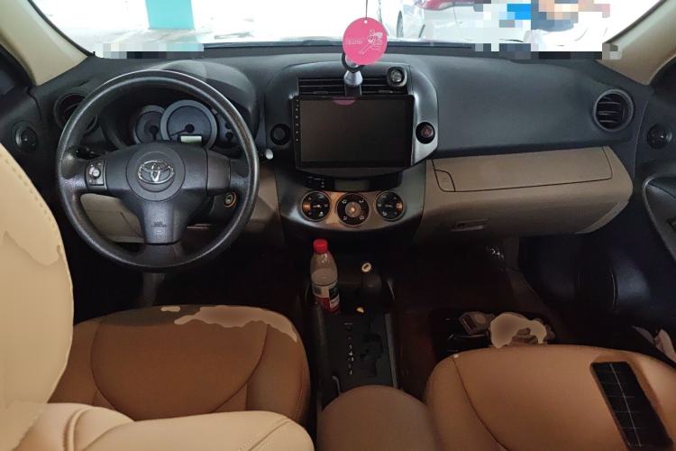 Used Toyota RAV4 2011 2.0L Automatic Classic Edition Center Console