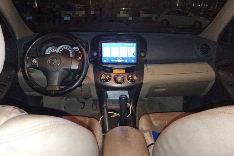 Used Toyota RAV4 2011 2.0L Manual Classic Edition Center Console