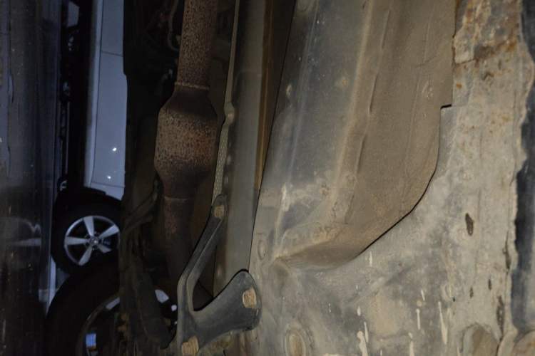 Used Toyota RAV4 2011 2.0L Automatic Luxury Edition Chassis Front Right