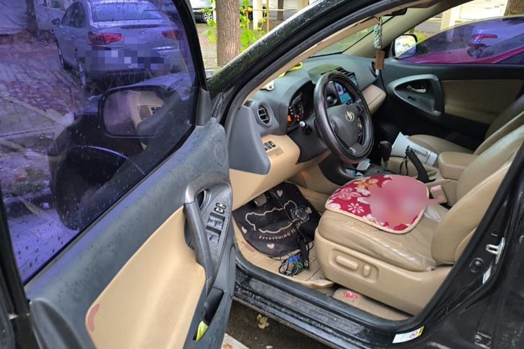 Used Toyota RAV4 2011 2.0L Automatic 4x4 Edition Driver Seat