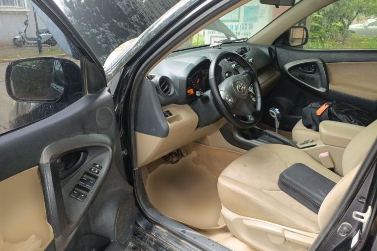 Used Toyota RAV4 2011 2.0L Automatic Classic Edition Driver Seat