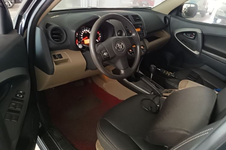 Used Toyota RAV4 2011 2.0L Automatic Classic Edition Driver Seat