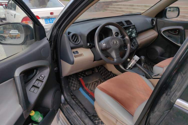 Used Toyota RAV4 2011 2.0L Automatic Classic Edition Driver Seat