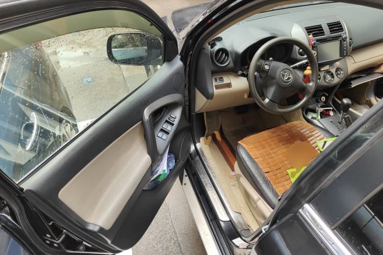 Used Toyota RAV4 2011 2.0L Automatic Classic Edition Driver Seat
