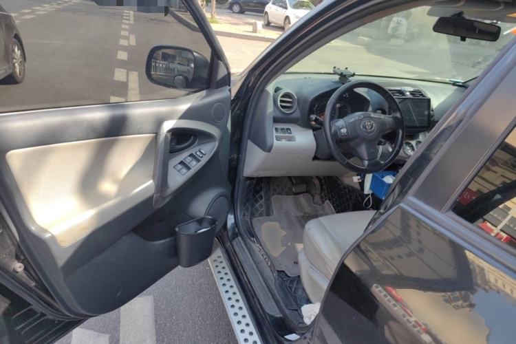 Used Toyota RAV4 2011 2.0L Automatic Luxury Edition Driver Seat