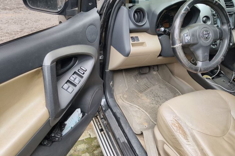 Used Toyota RAV4 2011 2.0L Automatic Classic Edition Driver Seat