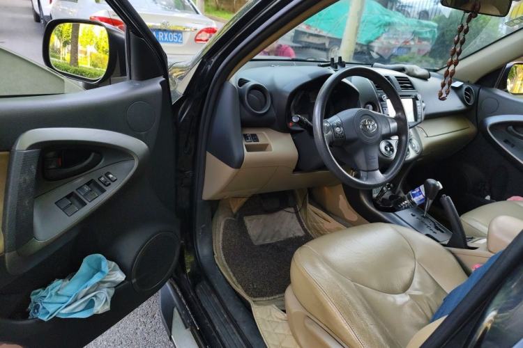 Used Toyota RAV4 2011 2.0L Automatic Classic Edition Driver Seat