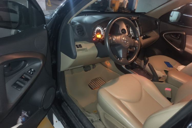 Used Toyota RAV4 2011 2.0L Automatic 4x4 Edition Driver Seat