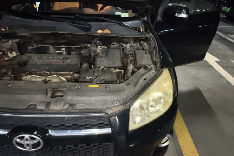 Used Toyota RAV4 2011 2.4L Automatic 4x4 Luxury Edition Engine Bay Left