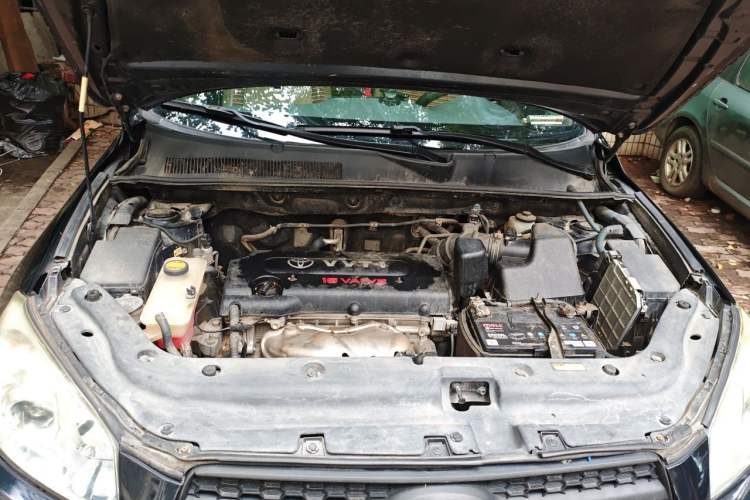 Used Toyota RAV4 2011 2.0L Manual Classic Edition Engine Bay