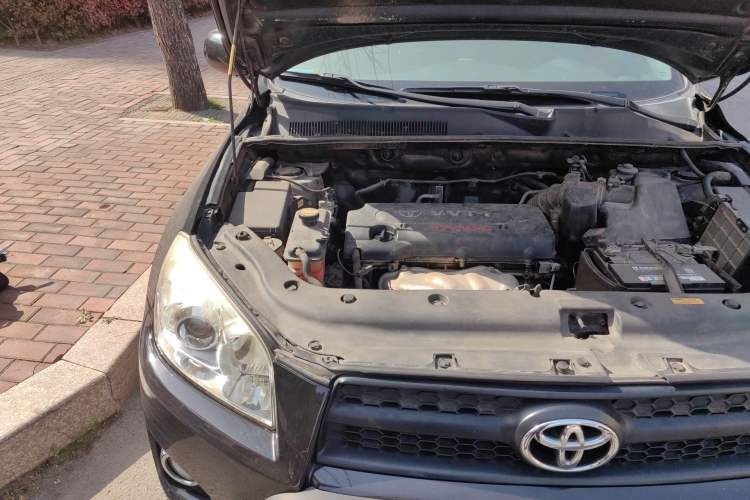 Used Toyota RAV4 2011 2.0L Automatic Luxury Edition Engine Bay Right