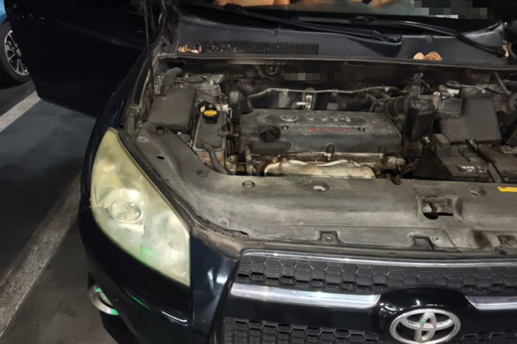 Used Toyota RAV4 2011 2.4L Automatic 4x4 Luxury Edition Engine Bay Right