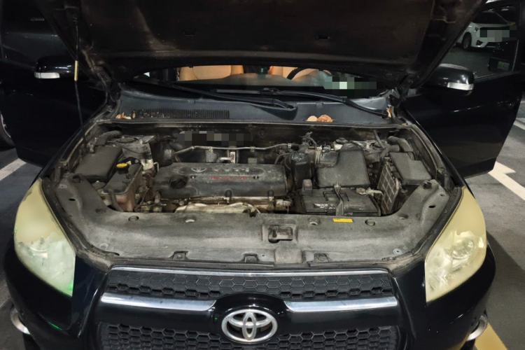 Used Toyota RAV4 2011 2.4L Automatic 4x4 Luxury Edition Engine Bay