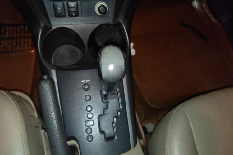 Used Toyota RAV4 2011 2.0L Automatic Luxury Edition Gear Lever