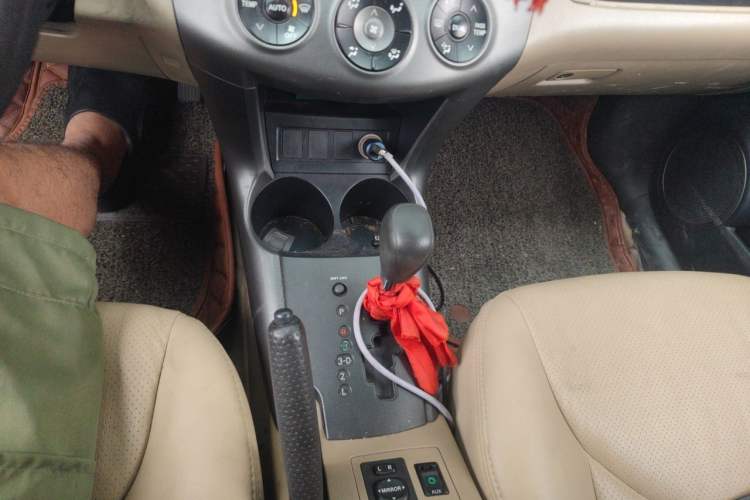 Used Toyota RAV4 2011 2.0L Automatic Classic Edition Gear Lever