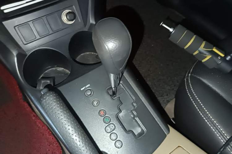 Used Toyota RAV4 2011 2.0L Automatic Classic Edition Gear Lever