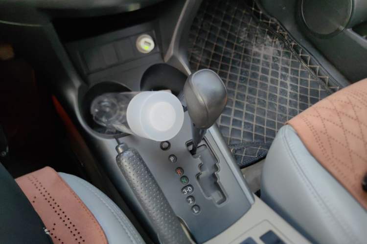 Used Toyota RAV4 2011 2.0L Automatic Classic Edition Gear Lever