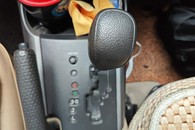 Used Toyota RAV4 2011 2.0L Automatic Classic Edition Gear Lever