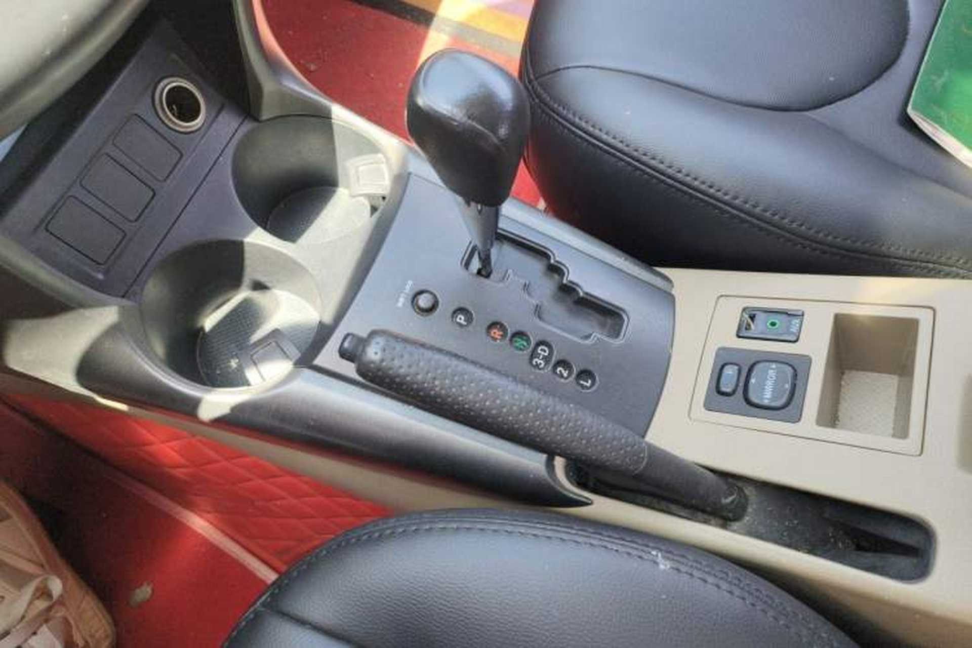 Used Toyota RAV4 2011 2.0L Automatic Classic Edition Gear Lever
