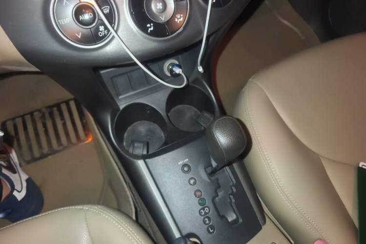 Used Toyota RAV4 2011 2.0L Automatic 4x4 Edition Gear Lever