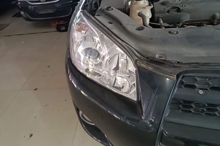 Used Toyota RAV4 2011 2.0L Automatic Classic Edition Right Front Headlight