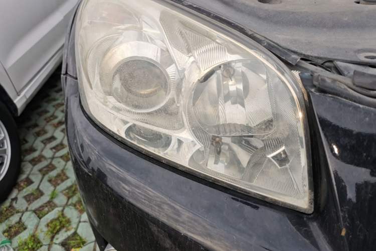 Used Toyota RAV4 2011 2.4L Automatic 4x4 Supreme Edition Right Front Headlight