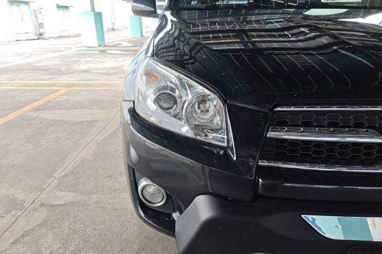Used Toyota RAV4 2011 2.0L Automatic Classic Edition Right Front Headlight