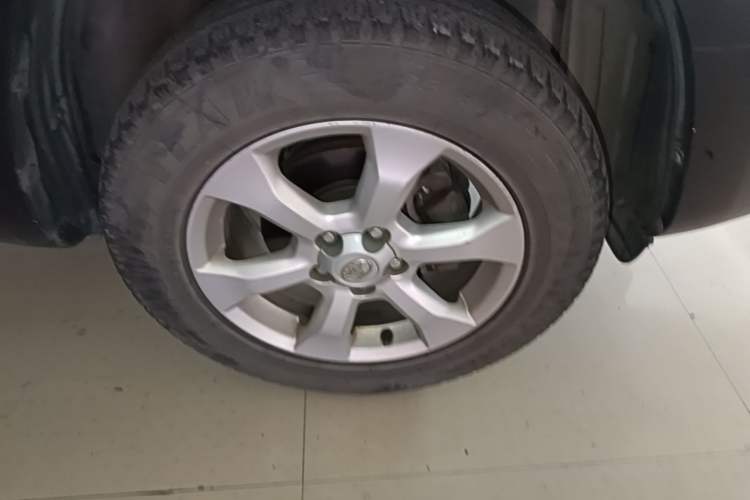 Used Toyota RAV4 2011 2.0L Automatic Classic Edition Right Front Wheel Hub