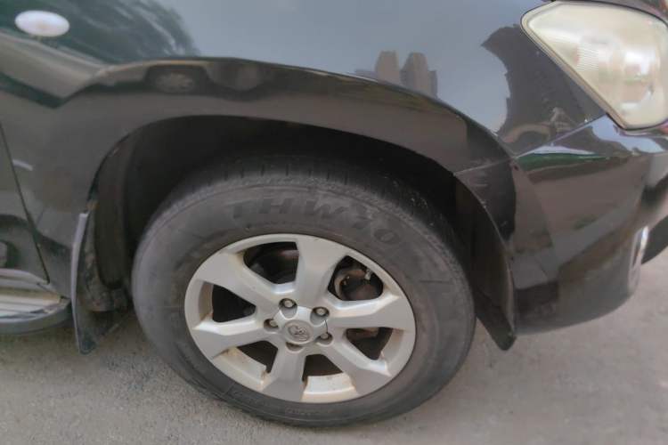 Used Toyota RAV4 2011 2.0L Automatic Classic Edition Right Front Wheel Hub