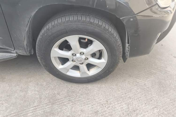 Used Toyota RAV4 2011 2.0L Manual Classic Edition Right Front Wheel Hub