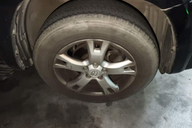 Used Toyota RAV4 2011 2.4L Automatic 4x4 Luxury Edition Right Front Wheel Hub