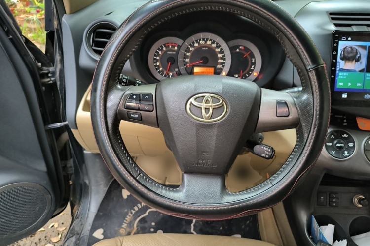 Used Toyota RAV4 2011 2.0L Automatic 4x4 Edition Steering Wheel