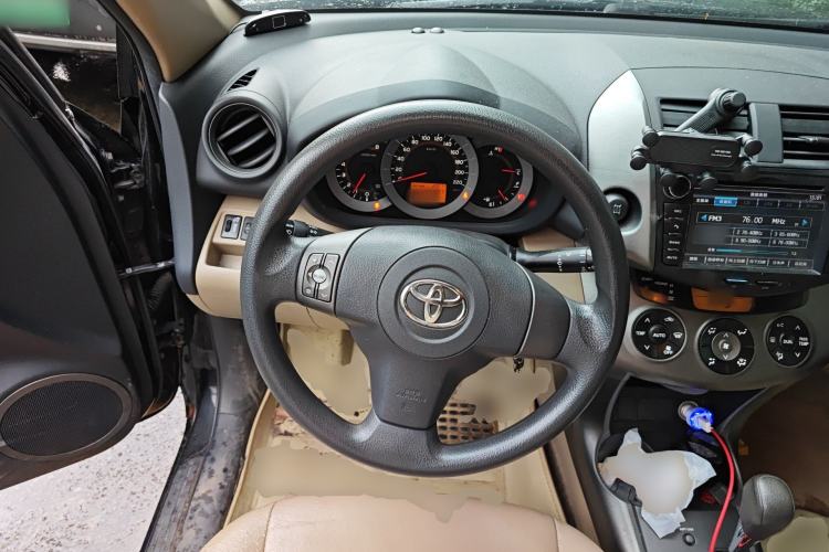 Used Toyota RAV4 2011 2.0L Automatic 4x4 Edition Steering Wheel