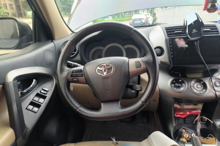 Used Toyota RAV4 2011 2.4L Automatic 4x4 Luxury Edition Steering Wheel