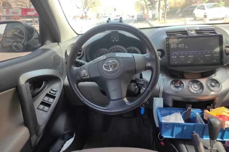 Used Toyota RAV4 2011 2.0L Automatic Luxury Edition Steering Wheel