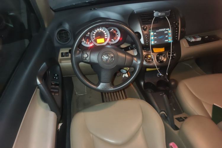 Used Toyota RAV4 2011 2.0L Automatic 4x4 Edition Steering Wheel