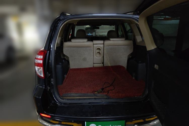 Used Toyota RAV4 2011 2.0L Automatic Luxury Edition Trunk