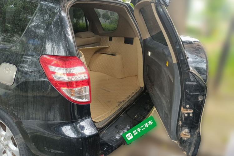 Used Toyota RAV4 2011 2.0L Automatic Classic Edition Trunk