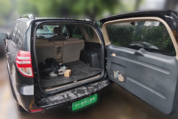 Used Toyota RAV4 2011 2.0L Automatic 4x4 Edition Trunk