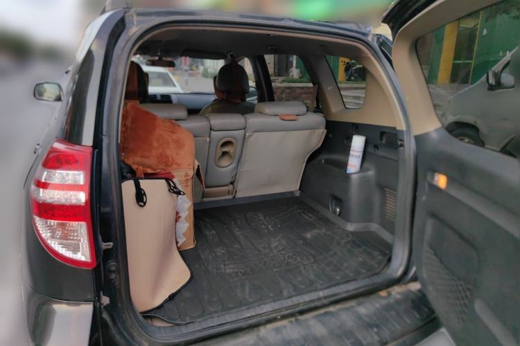 Used Toyota RAV4 2011 2.0L Automatic Classic Edition Trunk