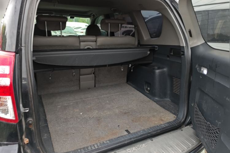 Used Toyota RAV4 2011 2.4L Automatic 4x4 Supreme Edition Trunk
