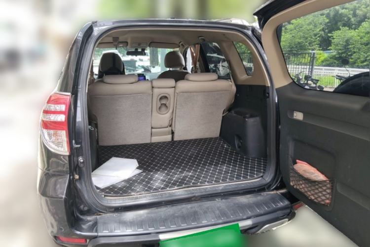 Used Toyota RAV4 2011 2.0L Automatic Classic Edition Trunk