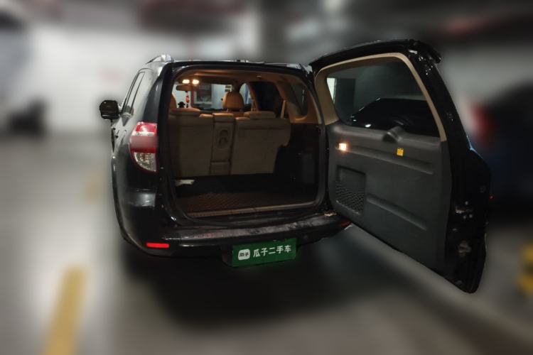 Used Toyota RAV4 2011 2.4L Automatic 4x4 Luxury Edition Trunk
