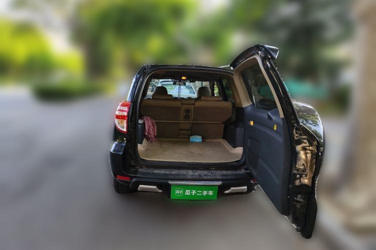 Used Toyota RAV4 2011 2.0L Automatic Classic Edition Trunk