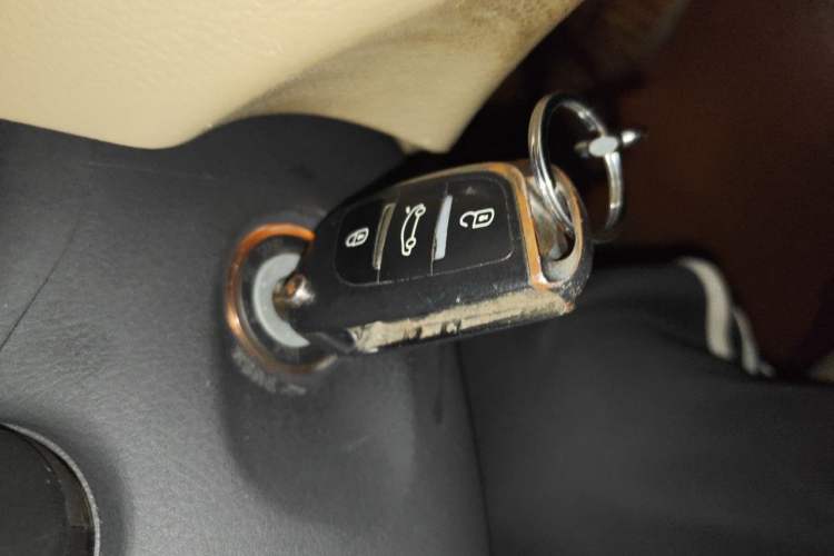 Used Toyota RAV4 2011 2.0L Automatic Luxury Edition Vehicle Key