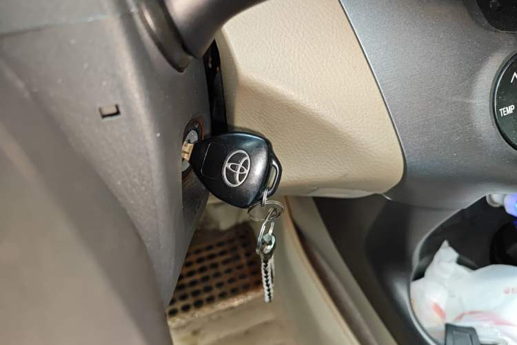 Used Toyota RAV4 2011 2.0L Automatic 4x4 Edition Vehicle Key